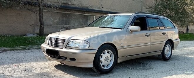 Mercedes C 220 1998, 407,000 km - 2.2 l - Sumqayıt