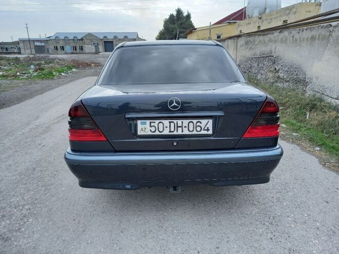 Mercedes C 220 2000, 324,745 km - 2.2 л - Sumqayıt