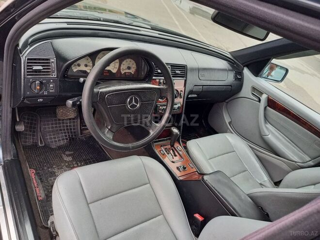 Mercedes C 220 2000, 324,745 km - 2.2 л - Sumqayıt