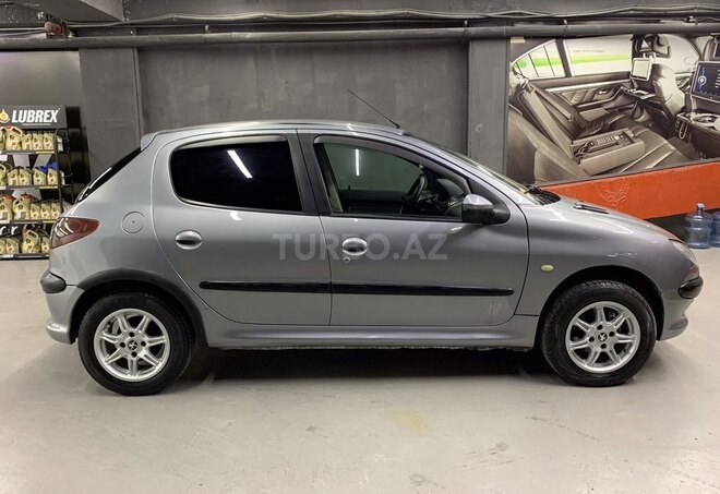 Peugeot 206 2004, 232,000 km - 1.4 l - Bakı