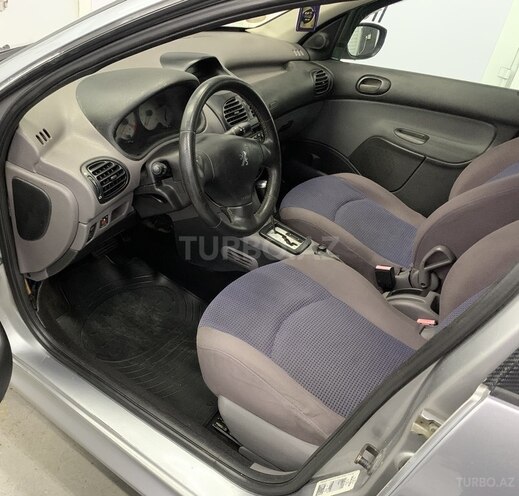 Peugeot 206 2004, 232,000 km - 1.4 l - Bakı