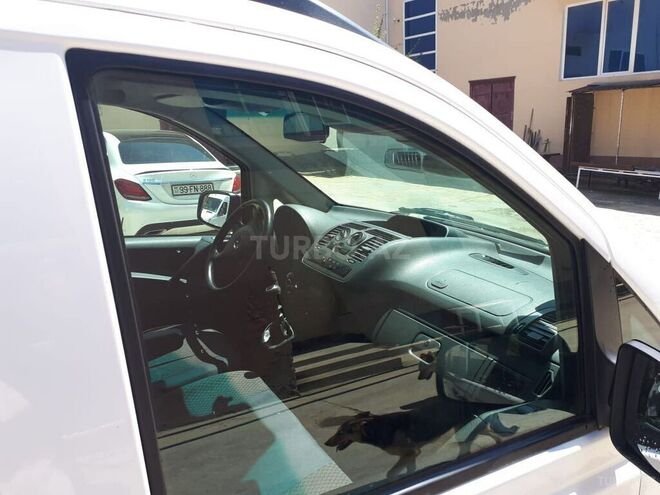 Mercedes Vito 111 2010, 240,000 km - 2.2 л - Bakı
