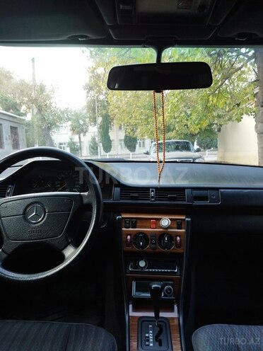 Mercedes E 220 1993, 458,000 km - 2.2 l - Gəncə