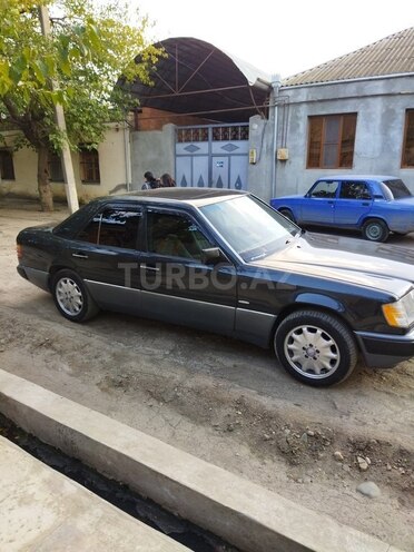 Mercedes E 220 1993, 458,000 km - 2.2 l - Gəncə