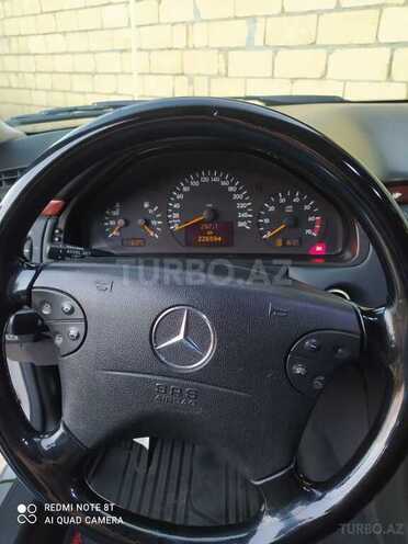 Mercedes E 240 2001, 226,594 km - 2.6 l - Salyan
