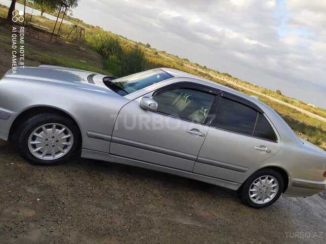 Mercedes E 240 2001, 226,594 km - 2.6 l - Salyan