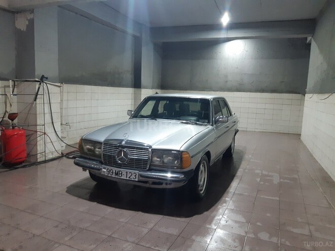 Mercedes  1980, 206,300 km - 2.8 l - Bakı