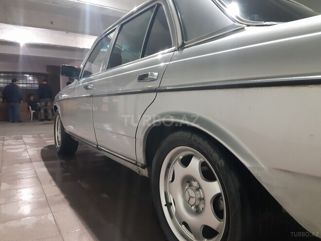 Mercedes  1980, 206,300 km - 2.8 l - Bakı