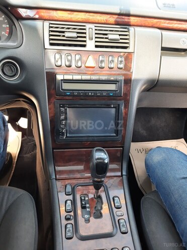 Mercedes E 200 2002, 189,000 km - 2.0 л - Gəncə