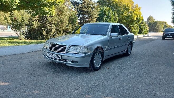 Mercedes C 220 1998, 520,000 km - 2.2 л - Qazax