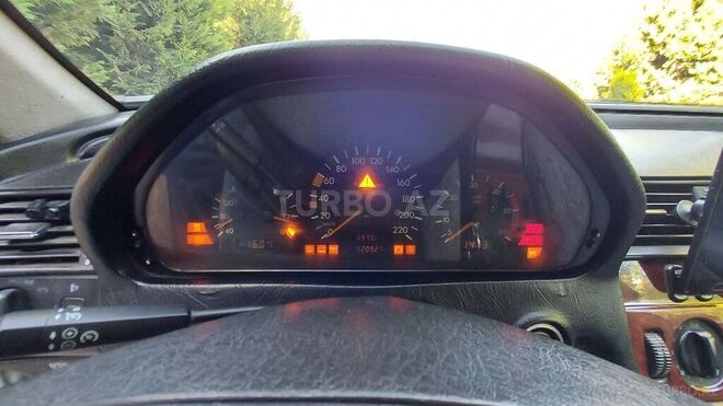 Mercedes C 220 1998, 520,000 km - 2.2 л - Qazax