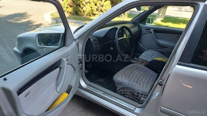 Mercedes C 220 1998, 520,000 km - 2.2 л - Qazax