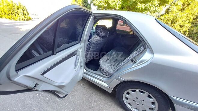 Mercedes C 220 1998, 520,000 km - 2.2 л - Qazax