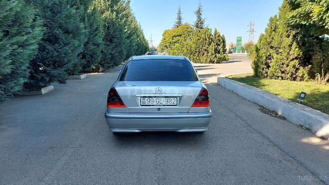 Mercedes C 220 1998, 520,000 km - 2.2 л - Qazax