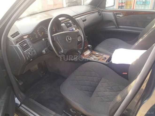 Mercedes E 220 1999, 34,200 km - 2.2 l - Cəlilabad
