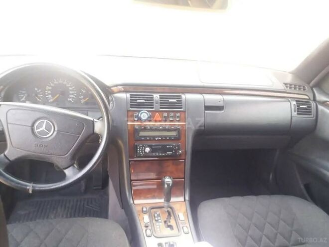 Mercedes E 220 1999, 34,200 km - 2.2 l - Cəlilabad