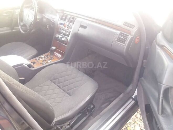 Mercedes E 220 1999, 34,200 km - 2.2 l - Cəlilabad