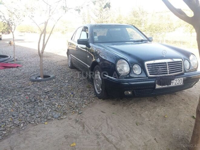 Mercedes E 220 1999, 34,200 km - 2.2 l - Cəlilabad
