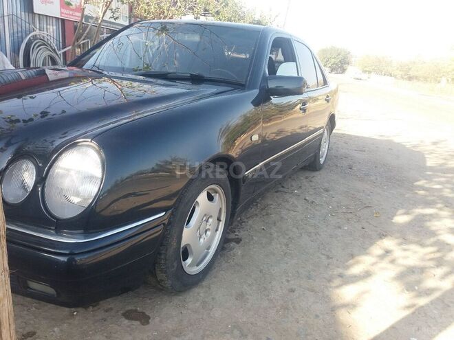 Mercedes E 220 1999, 34,200 km - 2.2 l - Cəlilabad