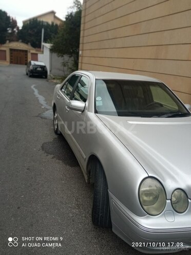 Mercedes E 220 2001, 352,400 km - 2.2 l - Bakı