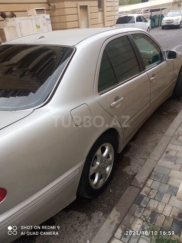 Mercedes E 220 2001, 352,400 km - 2.2 l - Bakı