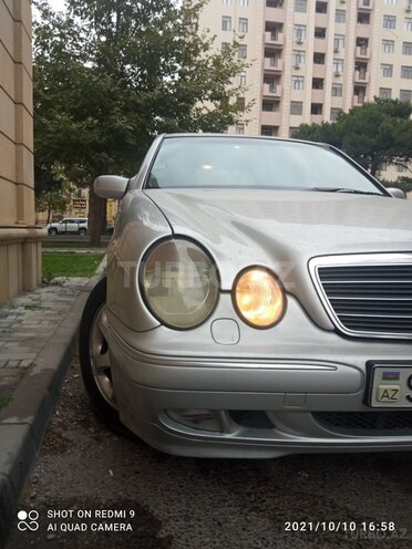 Mercedes E 220 2001, 352,400 km - 2.2 l - Bakı