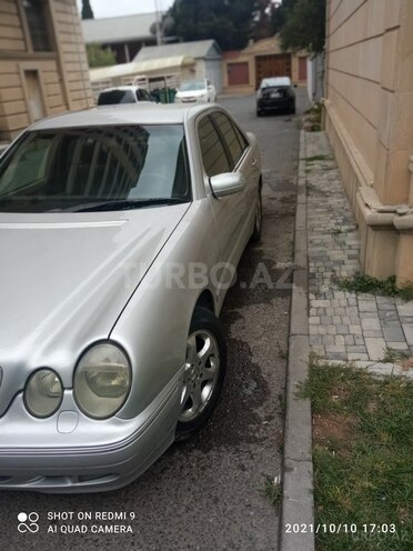 Mercedes E 220 2001, 352,400 km - 2.2 l - Bakı