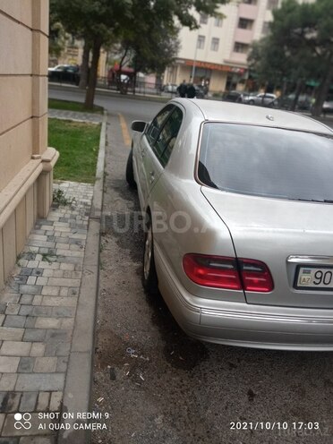 Mercedes E 220 2001, 352,400 km - 2.2 l - Bakı