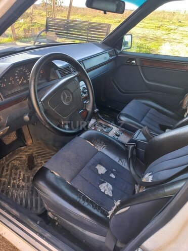 Mercedes E 220 1995, 557,000 km - 2.2 l - Bakı