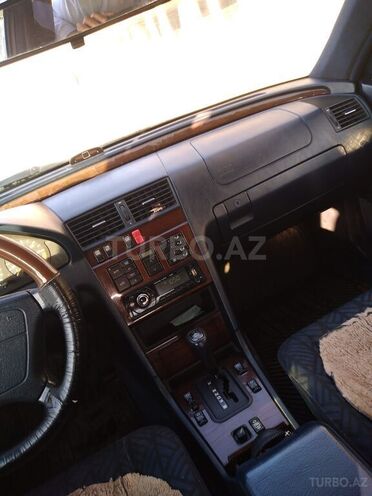 Mercedes C 200 1995, 267,000 km - 2.0 л - Bakı