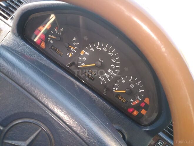 Mercedes C 200 1995, 267,000 km - 2.0 л - Bakı
