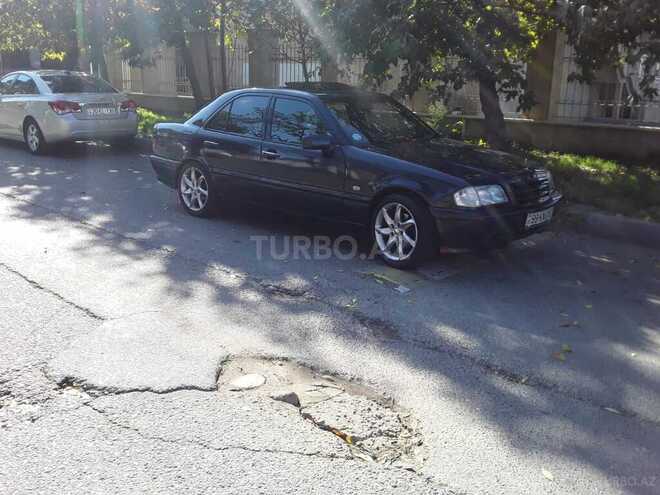 Mercedes C 200 1998, 420,000 km - 2.0 l - Bakı