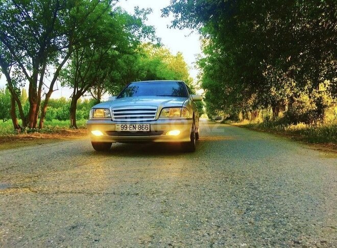 Mercedes C 240 1997, 310,000 km - 2.4 л - Şabran
