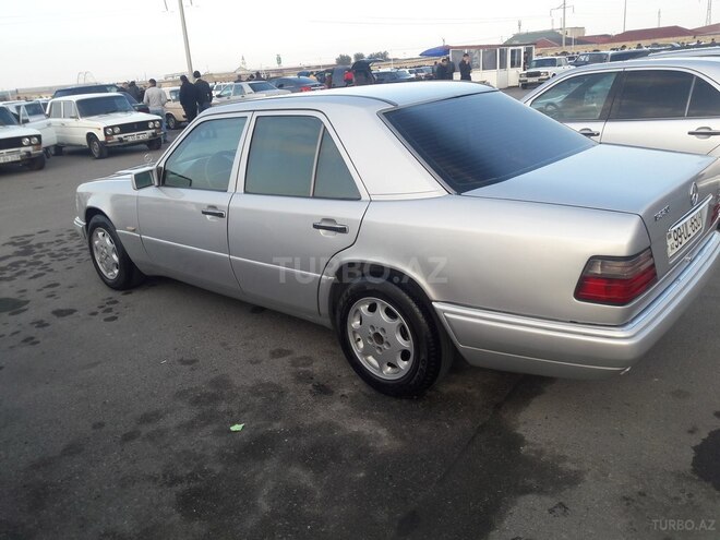 Mercedes E 220 1995, 450,000 km - 2.2 l - Şəki