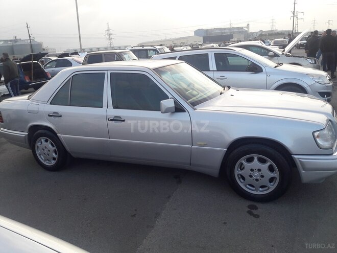 Mercedes E 220 1995, 450,000 km - 2.2 l - Şəki