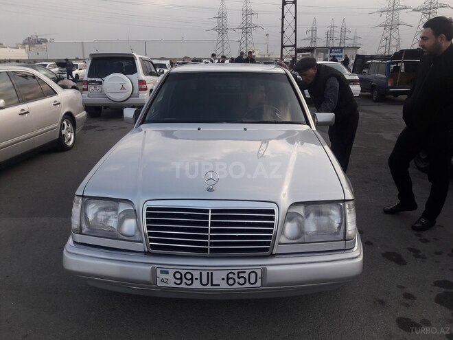 Mercedes E 220 1995, 450,000 km - 2.2 l - Şəki