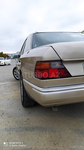 Mercedes E 220 1993, 476,117 km - 2.2 l - Bakı