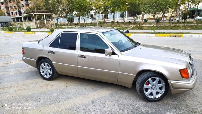 Mercedes E 220 1993, 476,117 km - 2.2 l - Bakı