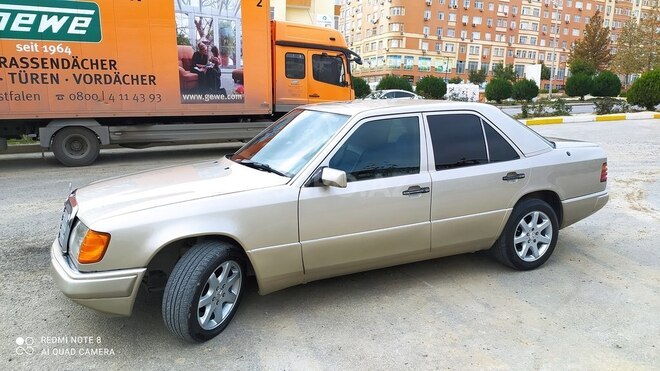 Mercedes E 220 1993, 476,117 km - 2.2 l - Bakı