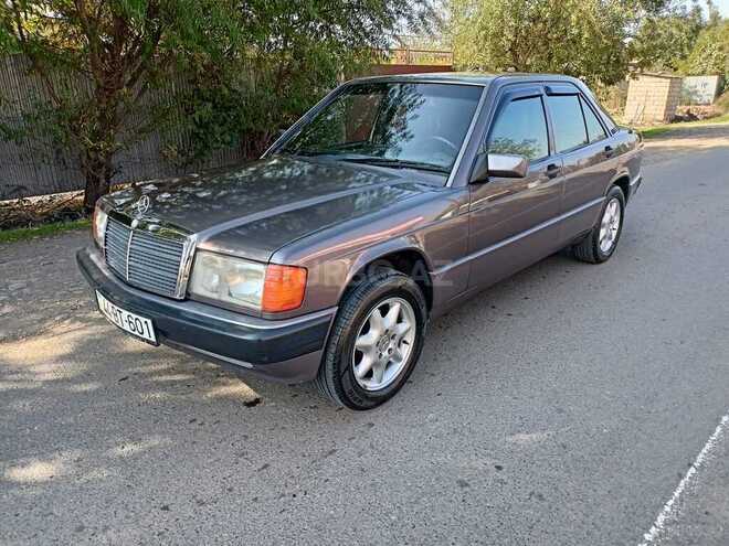 Mercedes 190 1991, 420,000 km - 2.0 l - Masallı
