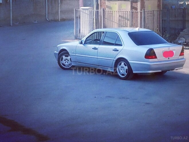 Mercedes C 220 2000, 380,000 km - 2.2 л - Bakı