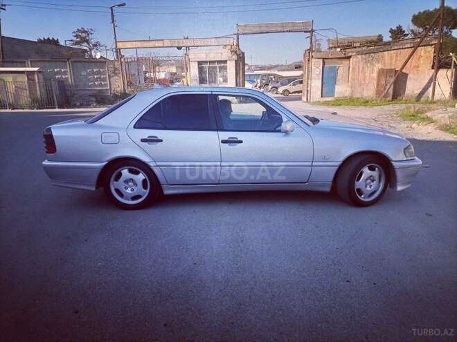 Mercedes C 220 2000, 380,000 km - 2.2 л - Bakı