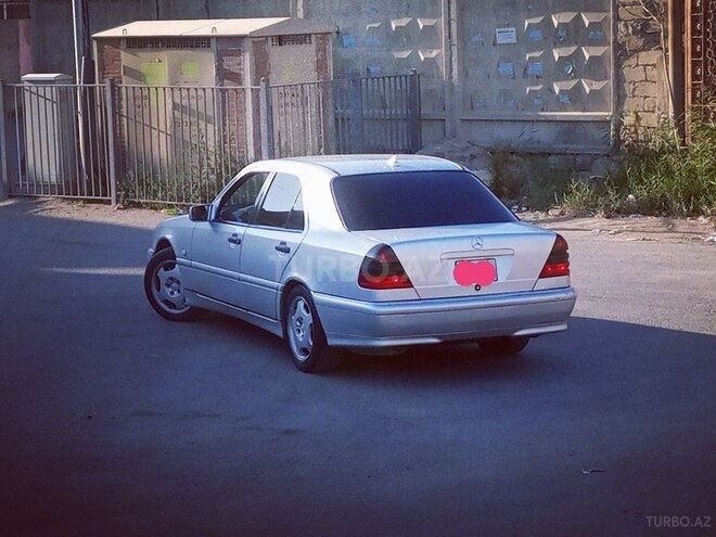 Mercedes C 220 2000, 380,000 km - 2.2 л - Bakı
