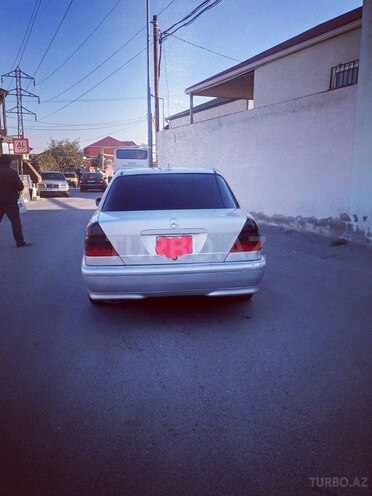 Mercedes C 220 2000, 380,000 km - 2.2 л - Bakı
