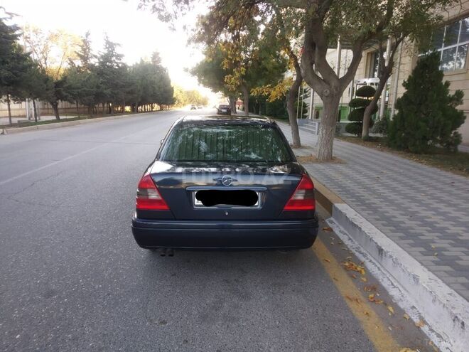 Mercedes E 230 1997, 280,000 km - 2.3 l - Bakı