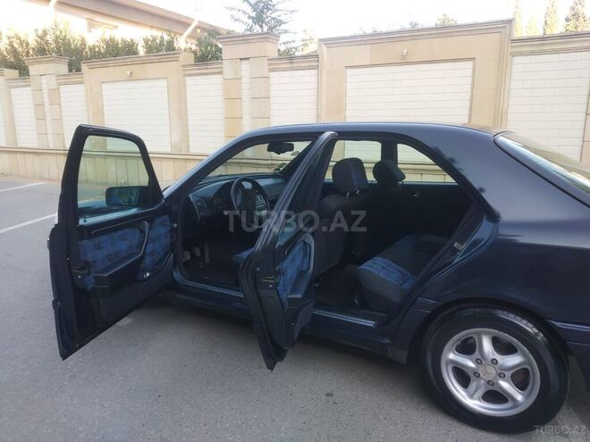 Mercedes E 230 1997, 280,000 km - 2.3 l - Bakı