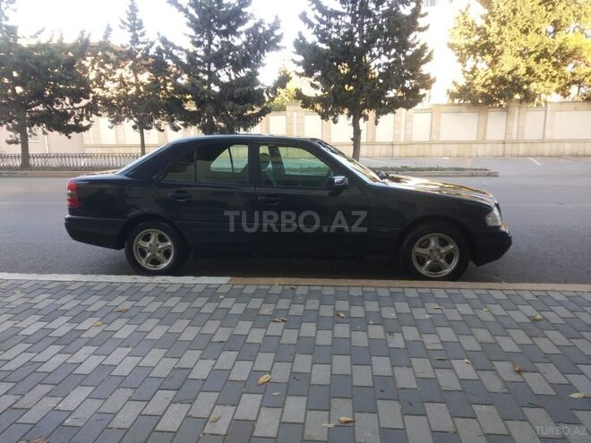Mercedes E 230 1997, 280,000 km - 2.3 l - Bakı