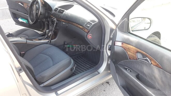Mercedes E 220 2002, 384,000 km - 2.2 l - Bakı