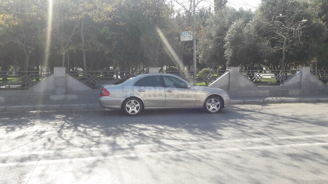 Mercedes E 220 2002, 384,000 km - 2.2 l - Bakı
