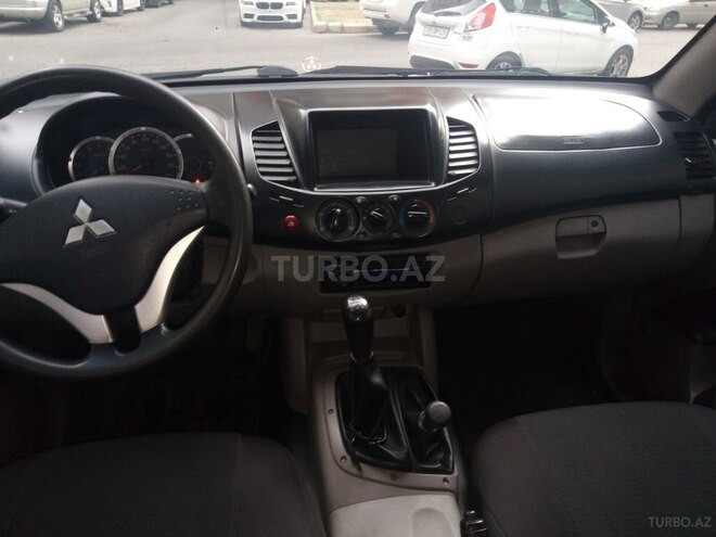 Mitsubishi L200 2013, 211,000 km - 2.5 l - Bakı